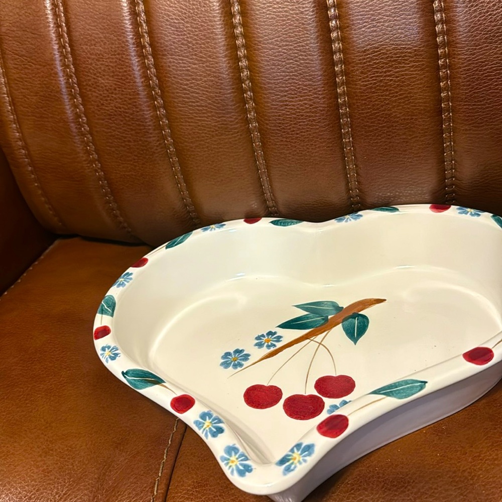 Chaparral Pottery USA Painted Heart Baking Dish Cherry